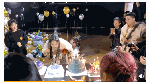 张杰生日谢娜与工作室精心安排生日派对,吹蜡烛是像开封的灭火器