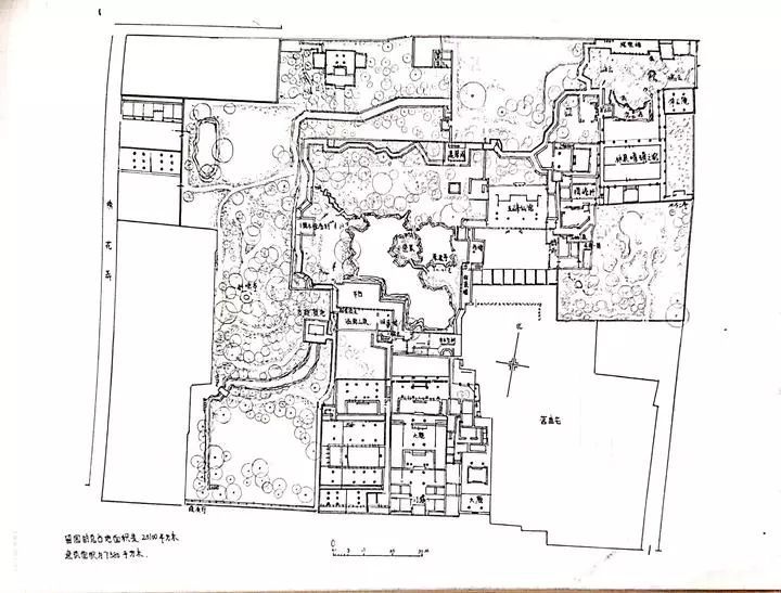 2015级建筑学专业的汪琦卉在笔记本上手绘了苏州著名园林留园的平面