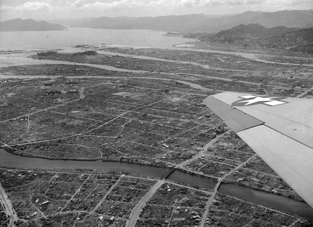 1946年7月20日,原子弹爆炸一年后的日本广岛鸟瞰图.