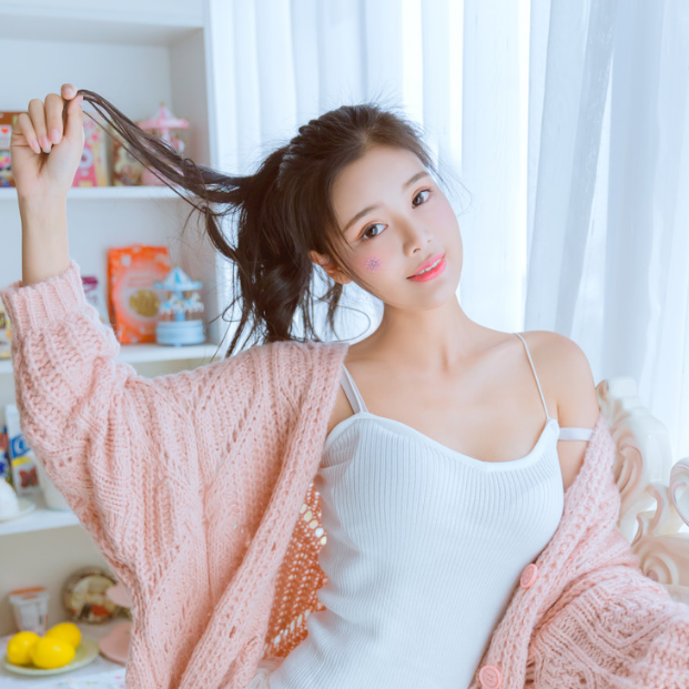 年度最火女生头像:时尚单纯的小姐姐