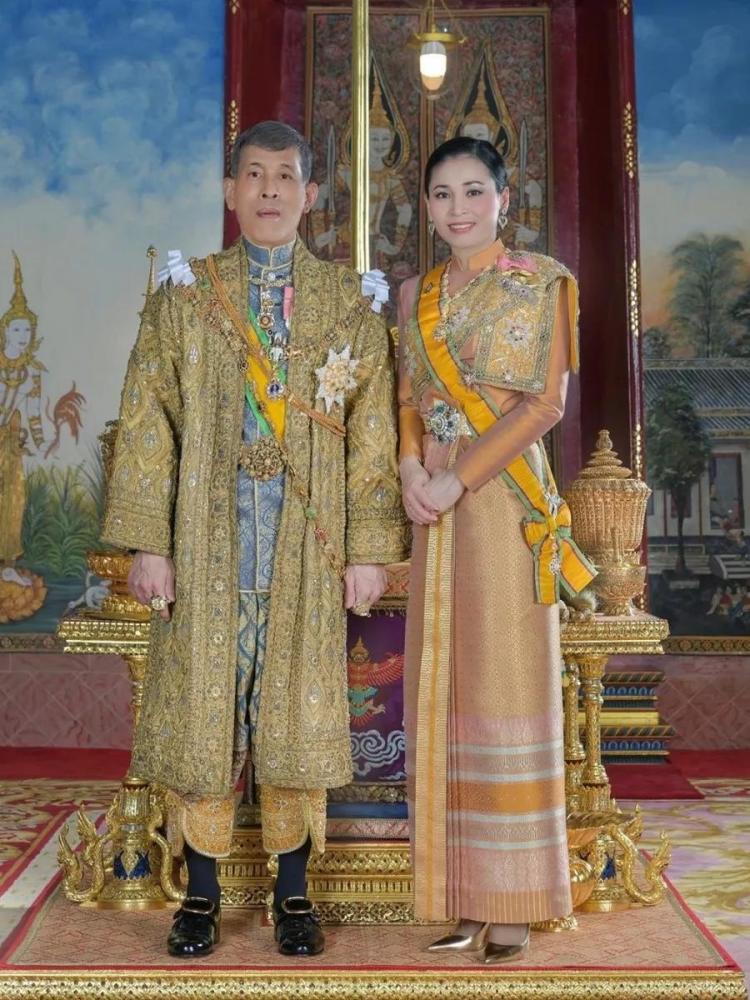 泰国王室诗妮娜贵妃为什么被关进监狱,死都没明白,苏提达这一招太智慧