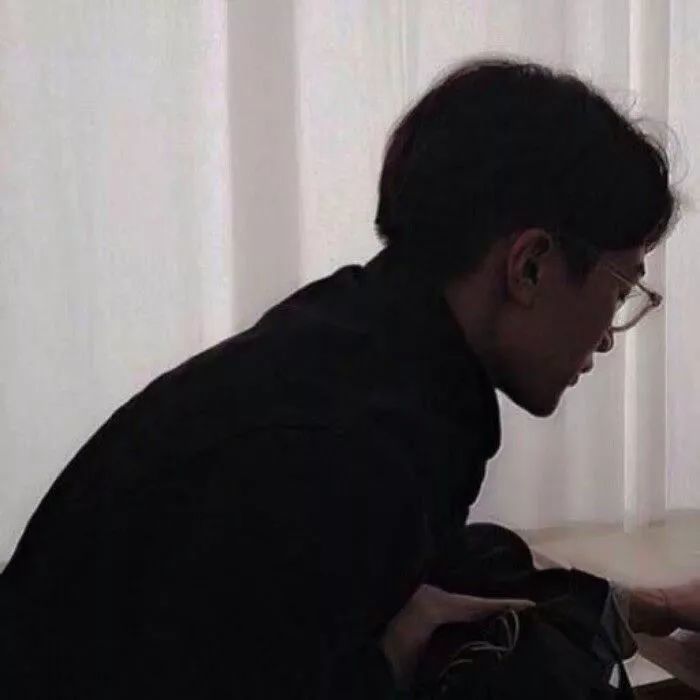 男生头像//习惯了什么都无所谓,但并不是什么都不顾及