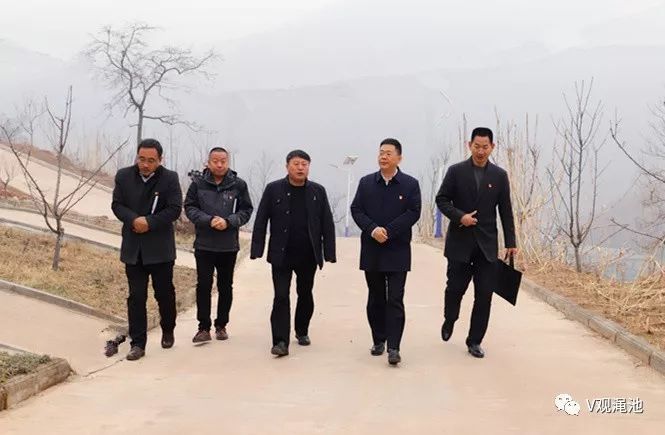 谢喜来到仁村乡调研脱贫攻坚工作