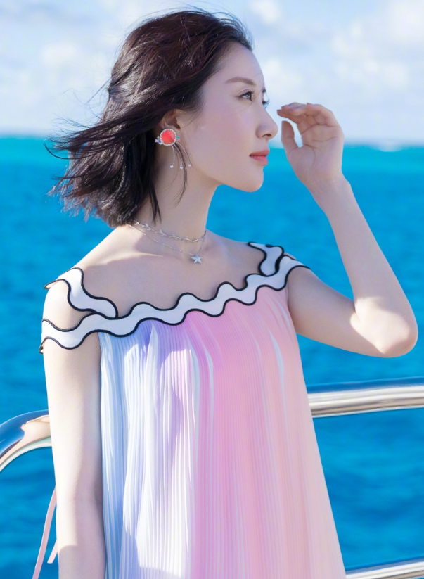 舒畅青春靓丽写真,温婉气质精致优雅