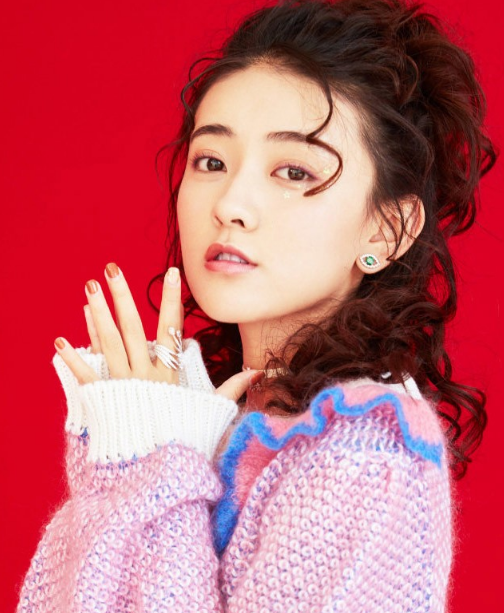 女神梁洁时尚写真,眼神清澈,好温柔的样子,美得不可方物.