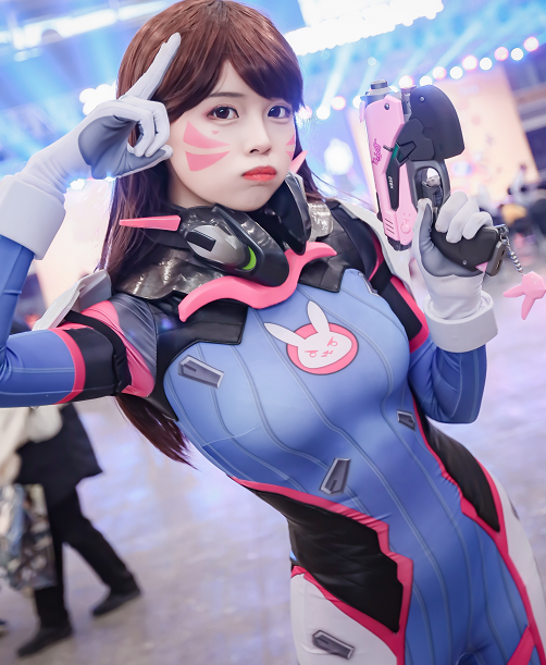 小姐姐cosplay《守望先锋》游戏角色dva,气质甜美