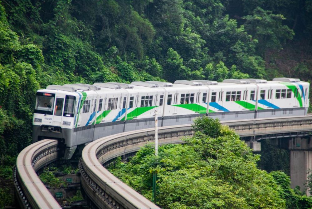 重庆轨道交通,轻轨,重庆,美食街,杨家坪站,两路口