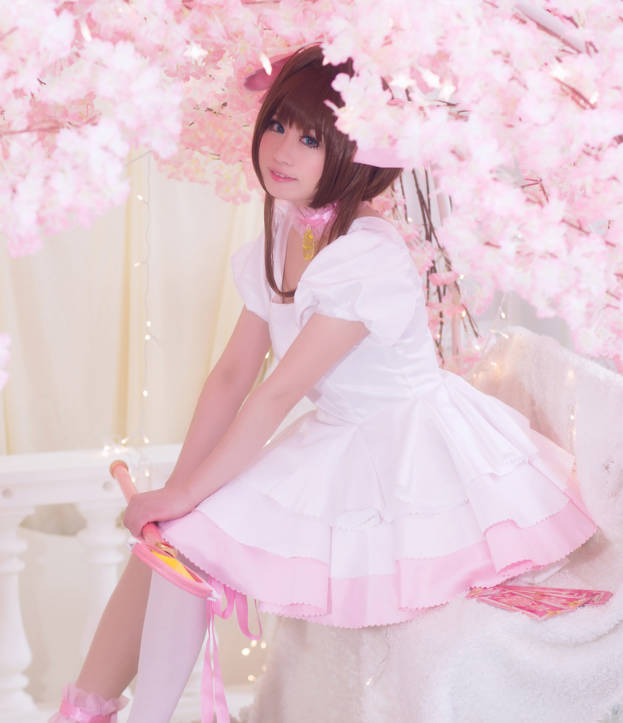 《魔卡少女樱》小樱cosplay,白色裙子装扮的小樱甜美迷人