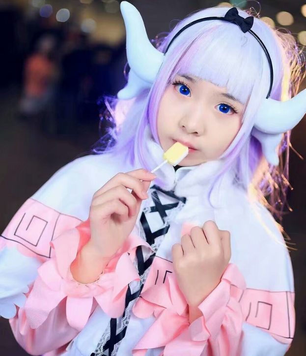 《小林家的龙女仆》康娜cosplay,淡紫色长发的康娜清新靓丽