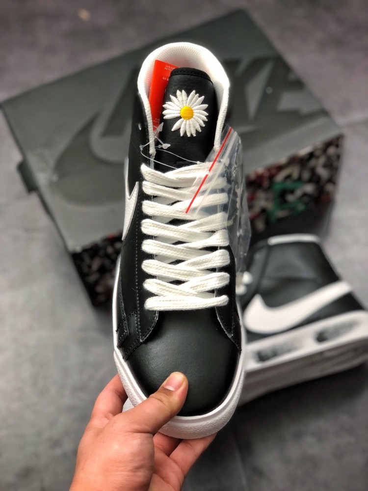 继空军一号后权志龙再出新款!nike blazer开拓者小雏菊开箱测评