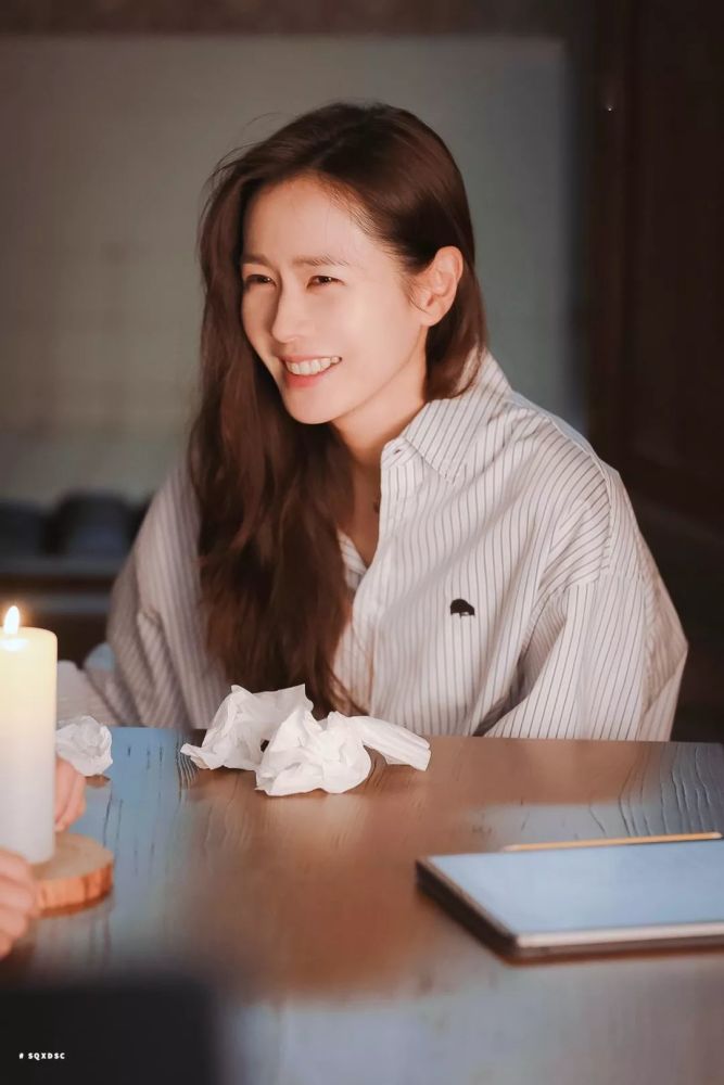 玄彬孙艺珍新剧《爱的迫降》是我见过最有钱的剧组!