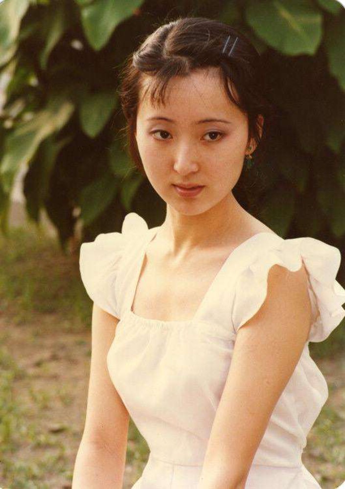 陈晓旭去世12年,巨额遗产纠纷不断,丈夫早已还俗再娶妻子