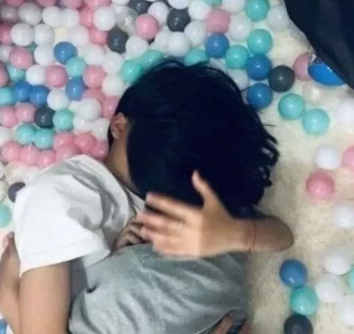 伤害子宫"特别猛"的3种行为,00后已成习惯,难怪"宫寒"