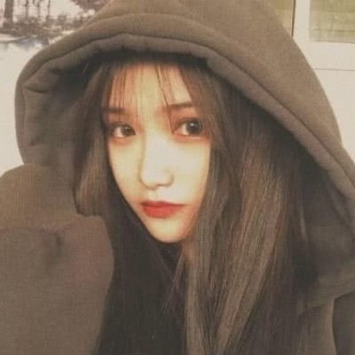 超火丧系.女生头像:她什么都不用做,她站在那,他就爱她!