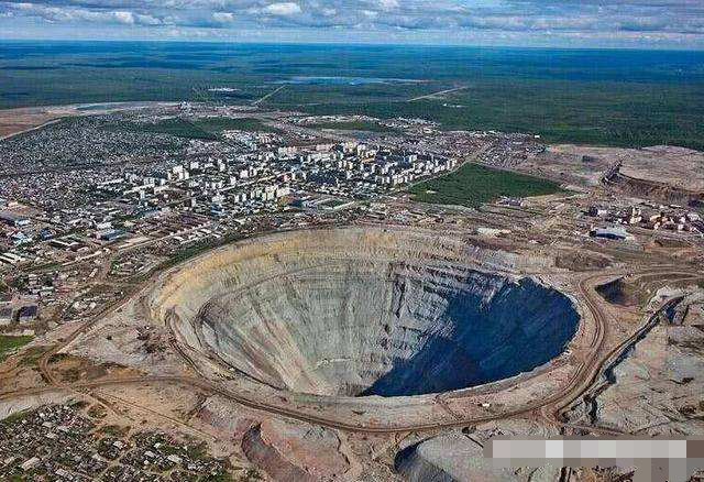 全球最深的井,挖了30年,挖到12226米后,苏联再也不敢继续挖了