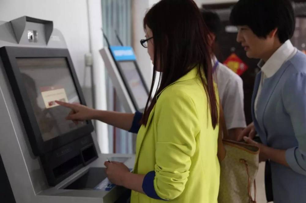 所有上海人赶紧找找你的社保卡!出大事了!