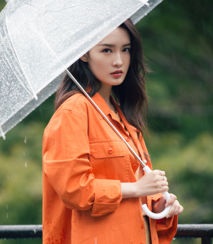 甜美女星李沁精致图集,优雅文艺,女神范十足