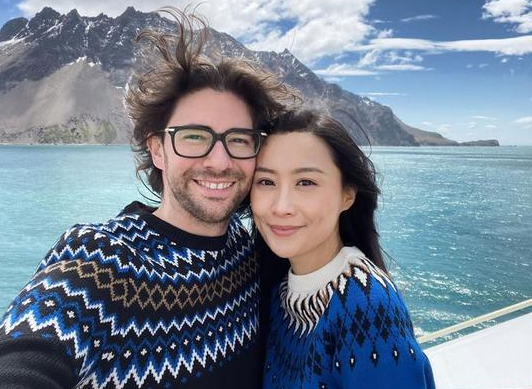 陈法拉结婚半年后,晒南极蜜月旅行照,和法国老公秀恩爱!