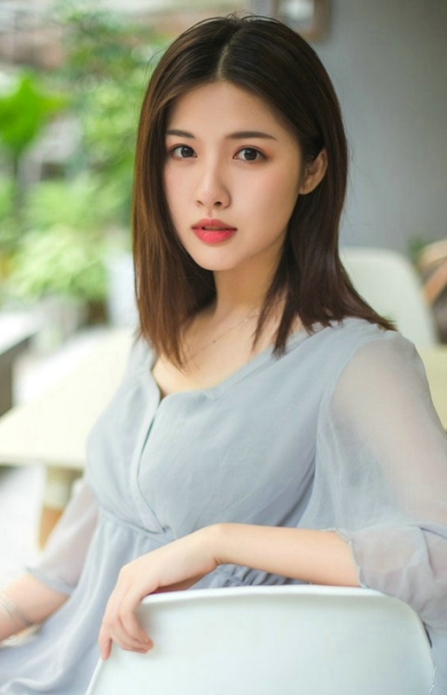 阳光迷人少女,清爽迷人,气质出尘脱俗