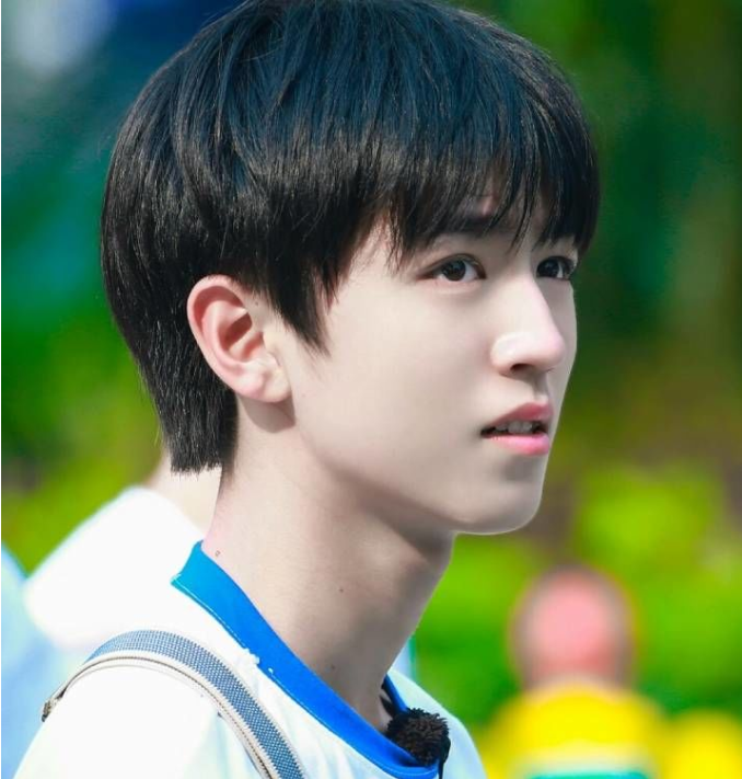 王俊凯,耳前瘘管,易烊千玺,耳朵