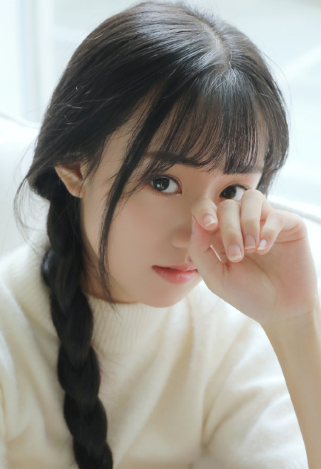 马尾辫的小姐姐,气质极佳,容貌甜美可人