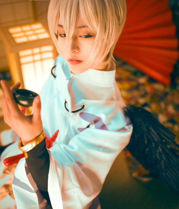 阴阳师大天狗cosplay,酷帅有型的金发少年,眼神清澈