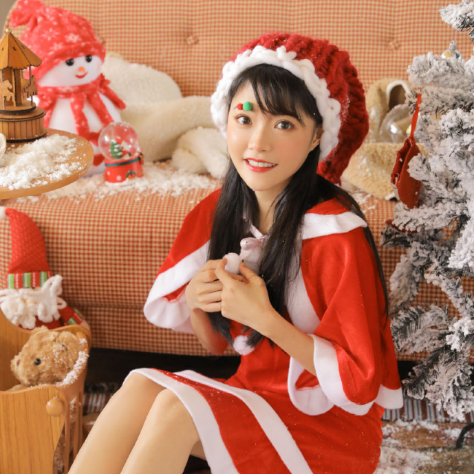 精美女生头像壁纸,圣诞装扮的美少女,可爱迷人