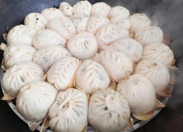 蒸包子,切记不要直接上锅蒸,3个小技巧,包子鲜嫩松软