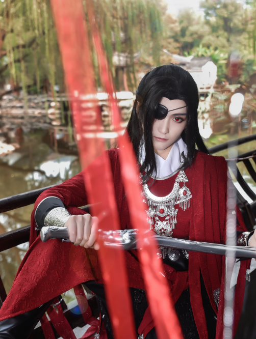 动漫《天官赐福》花城cos,尽显仙气满满