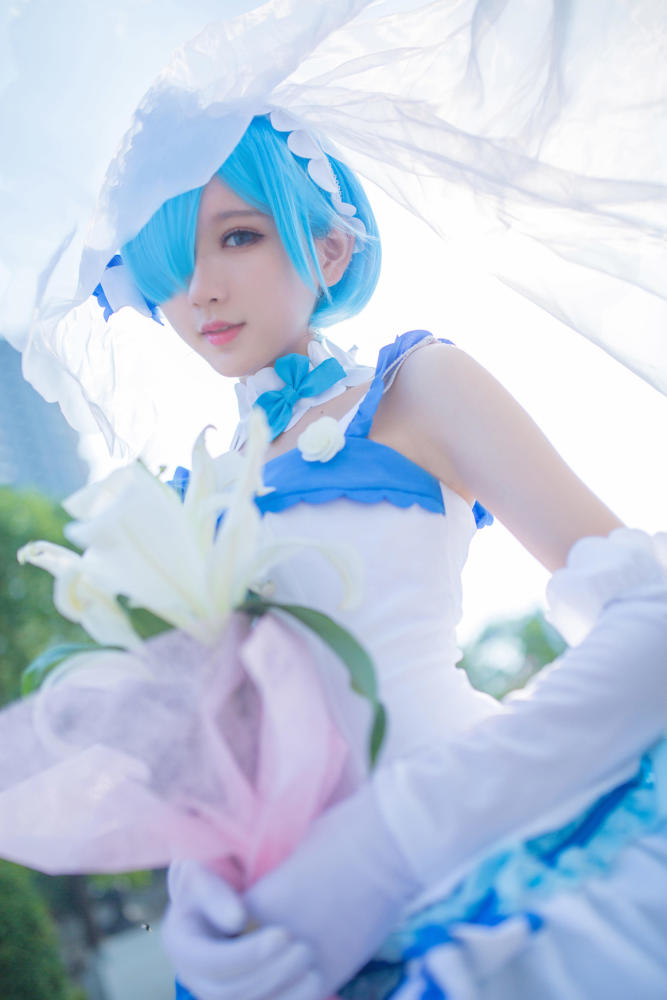 cosplay从零开始的异世界生活:面对穿上婚纱的雷姆,谁