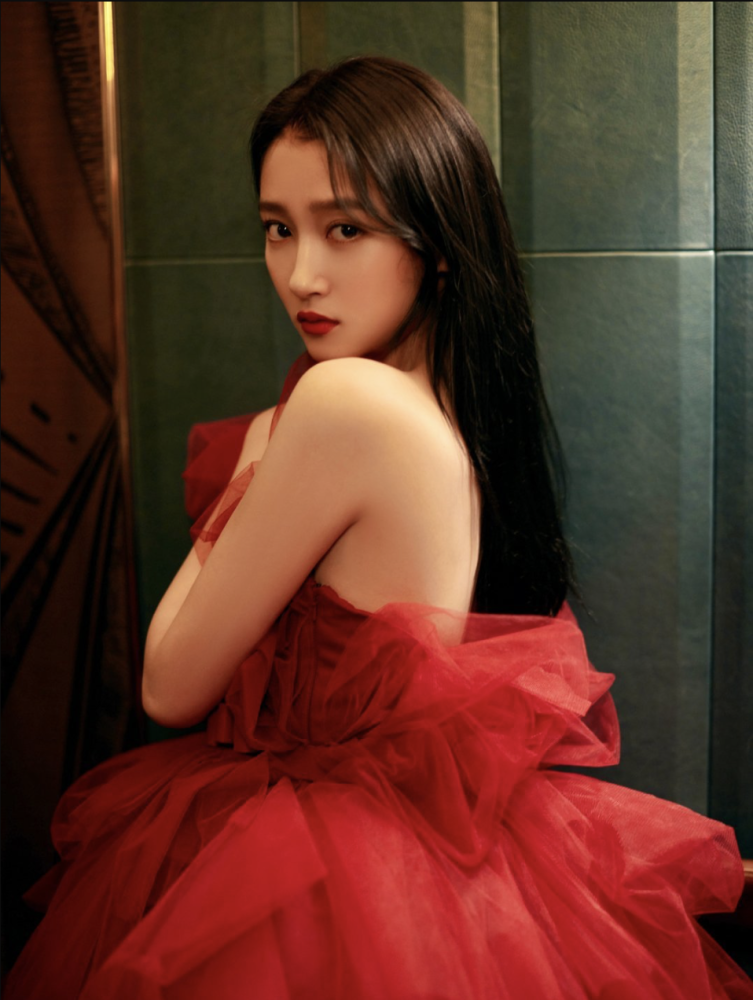 关晓彤自认生图比精修好看最能打,希望粉丝以后不要再