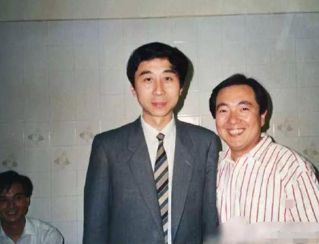 盘点明星们的十张年轻照片:董浩腾格尔正青春,刘德华够拼!