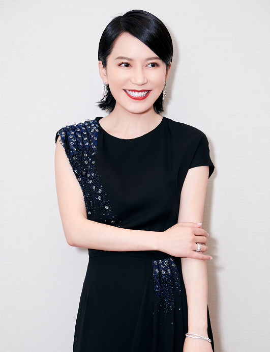 俞飞鸿知性个性写真,优雅气质甜美可爱