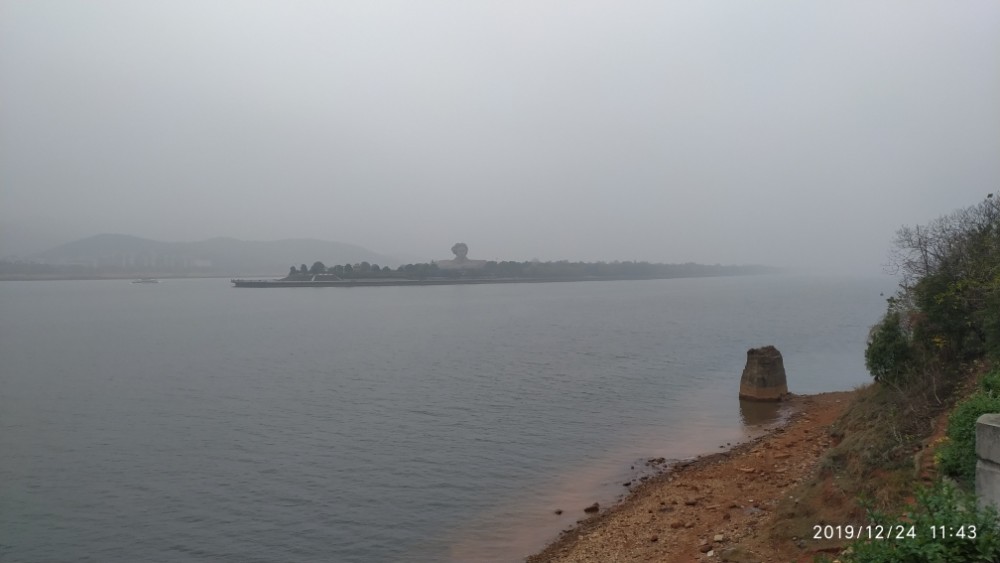 长沙湘江风帆广场船来船往,夏天游泳好地方