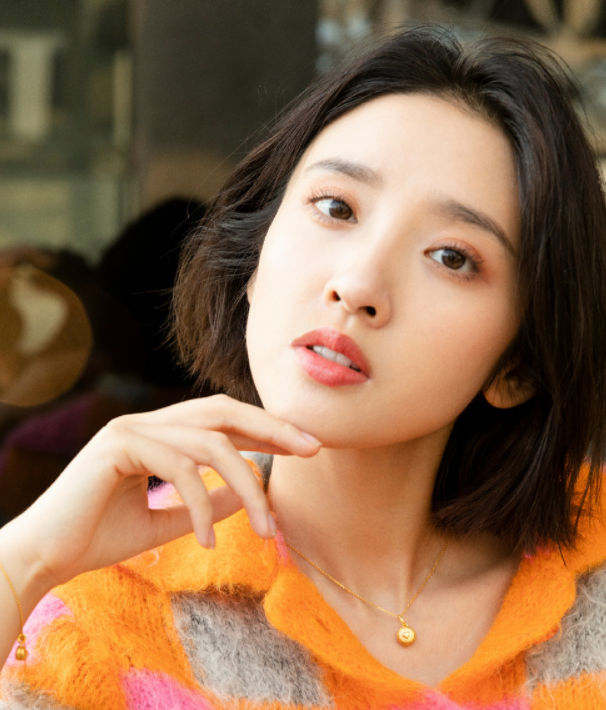 唐艺昕妥妥的美女,精致五官百看不厌.