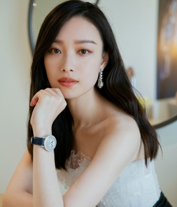 倪妮时尚魅力写真,独具魅力势不可挡