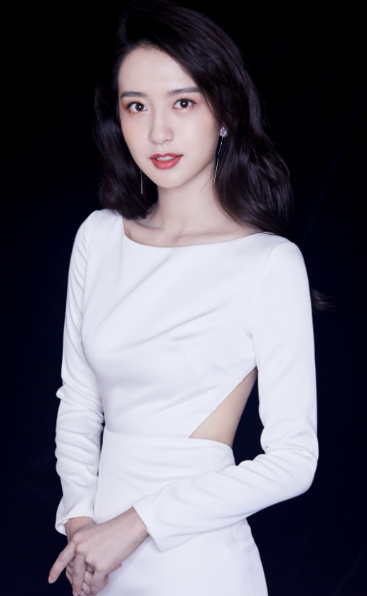 许龄月精美壁纸,一袭白色长裙,优雅端庄气质淡雅