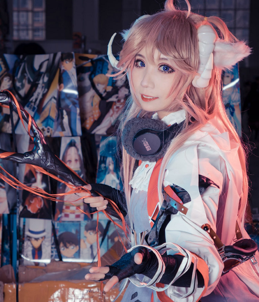 游戏《明日方舟》人物cosplay,清纯而又甜美的小姐姐