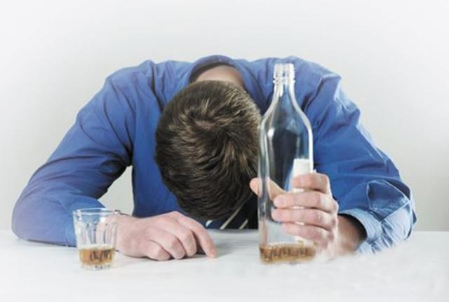 酒品如人品,你喝醉酒后是什么样子呢?是酒后变话痨还是倒头大睡.