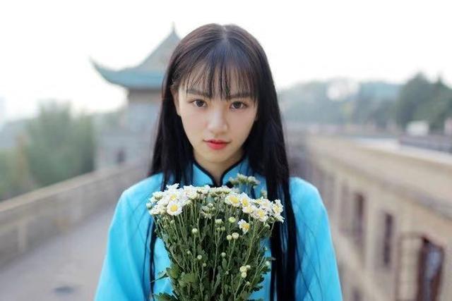 黄灿灿,整容,武大校花,杨紫,泡沫之夏