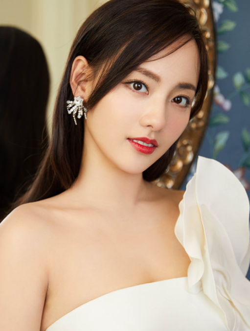 明星张嘉倪高清写真,如花似玉,少女感十足
