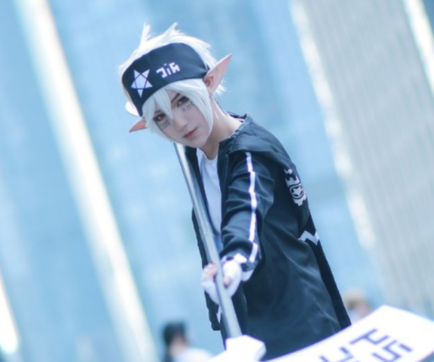cosplay《凹凸世界》雷狮,银白发色的霸气小帅哥