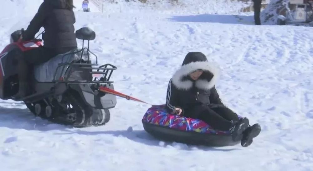 乐享冰雪好去处,绿岭核桃小镇新添冰雪乐园!