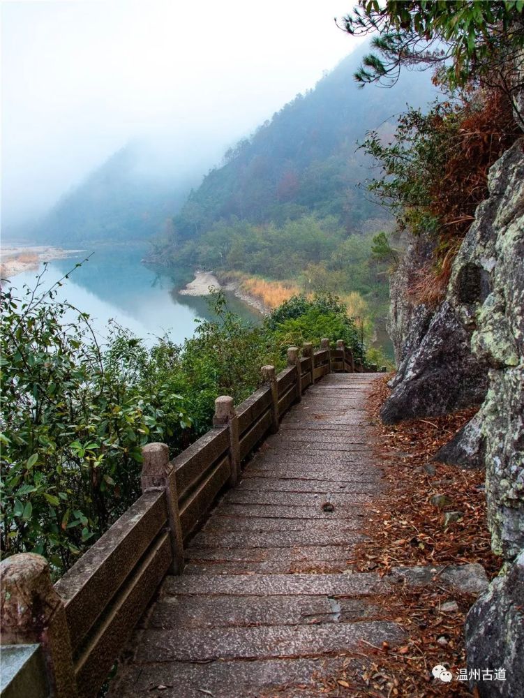 这条被遗忘在大山深处的百年古道,风景一绝,我一定要带你看看!