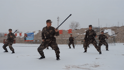 甘南雪域高原大漠戈壁直击武警甘肃省总队新兵结业考核现场