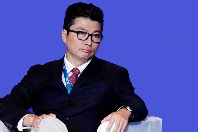 王卫卸任顺丰旗下公司董事长,从送快递的穷小子到亿万