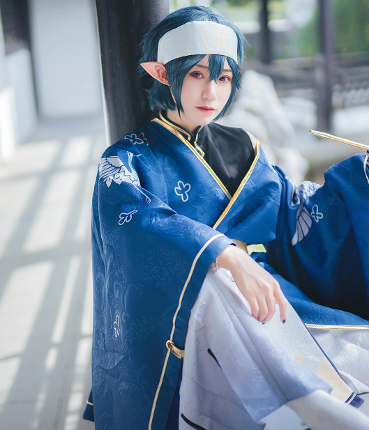 动漫《凹凸世界》雷狮cosplay,小姐姐独特的发型格外迷人