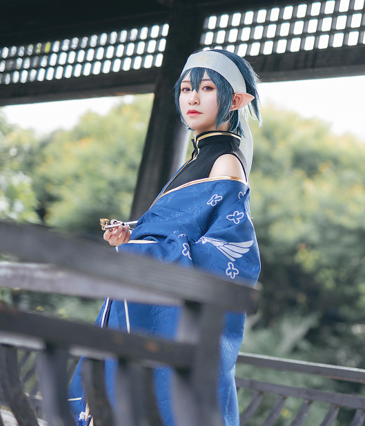 动漫《凹凸世界》雷狮cosplay,小姐姐独特的发型格外迷人
