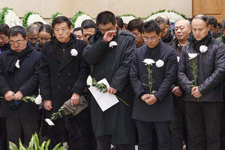 资深记者,著名球评人王俊(笔名"大仙")的追悼会在八宝山殡仪馆东礼堂