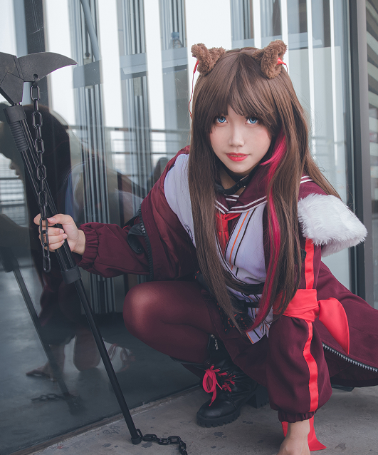 cosplay游戏《明日方舟》凛冬,帅气小姐姐英姿飒爽